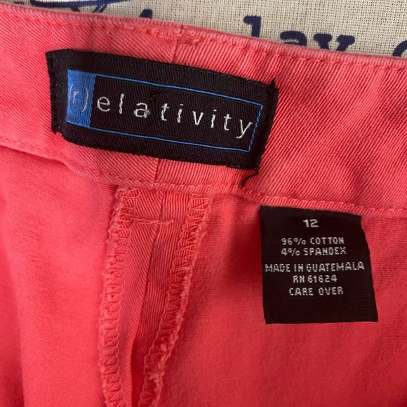 Relativity women pink shorts Size 12 - Picture 2 of 3
